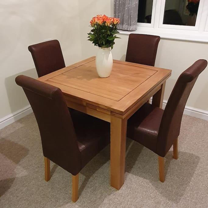 Churstonbnb, Private Flat Within Family Home, Bolton Lostock Luaran gambar